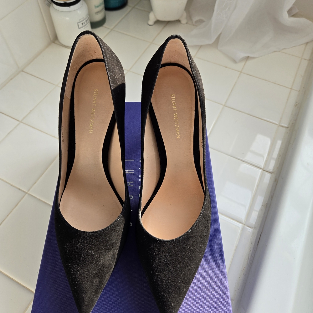 Stuart Weitzman Elegant Black Suede Heels, s39